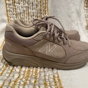 New Balance 928‎ Walking Sneakers Size 10